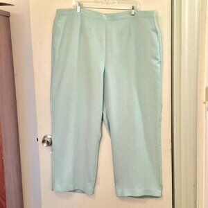 NWOT Alfred Dunner 24W Light Green Straight Leg Pleated Pants